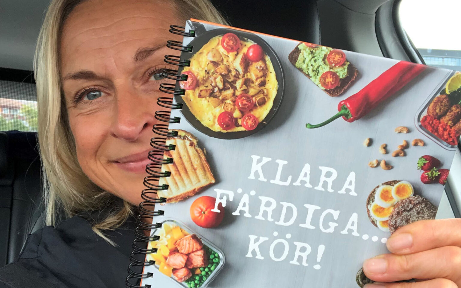 Porträtt på Kajsa Asp. Klara färdiga kör.