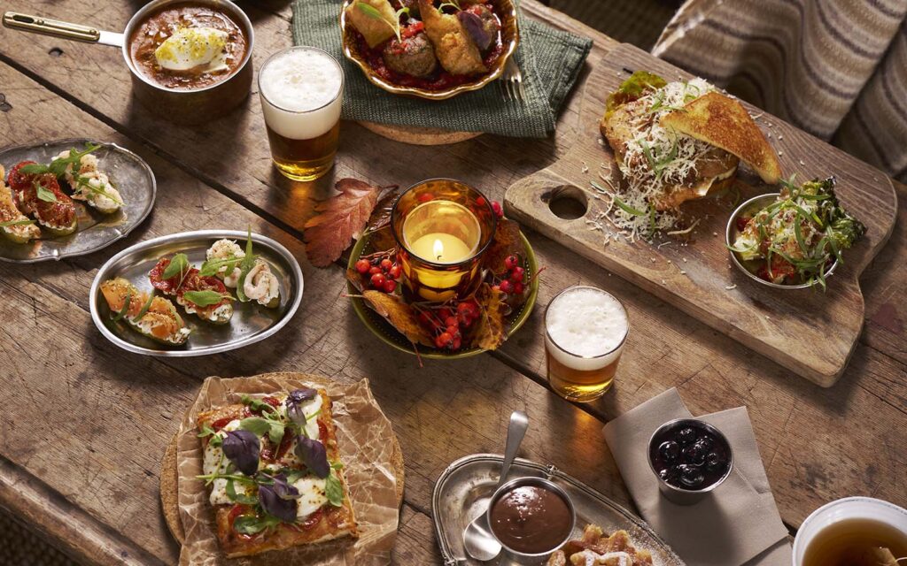 Bord med olika rätter ur konceptet "Varmt och Kallt".