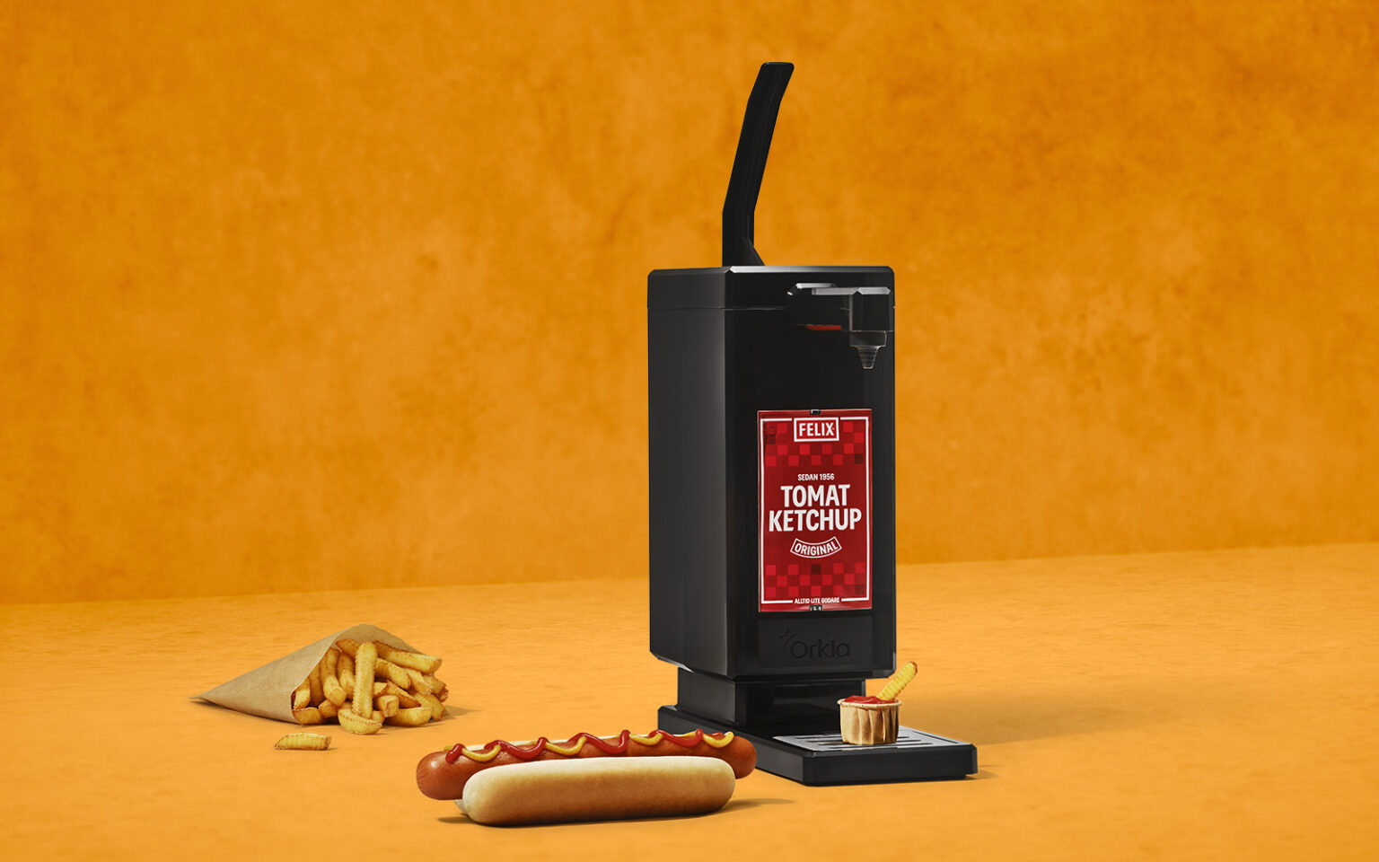 SENTOMAT med FELIX Tomatketchup, varmkorv och pommes.