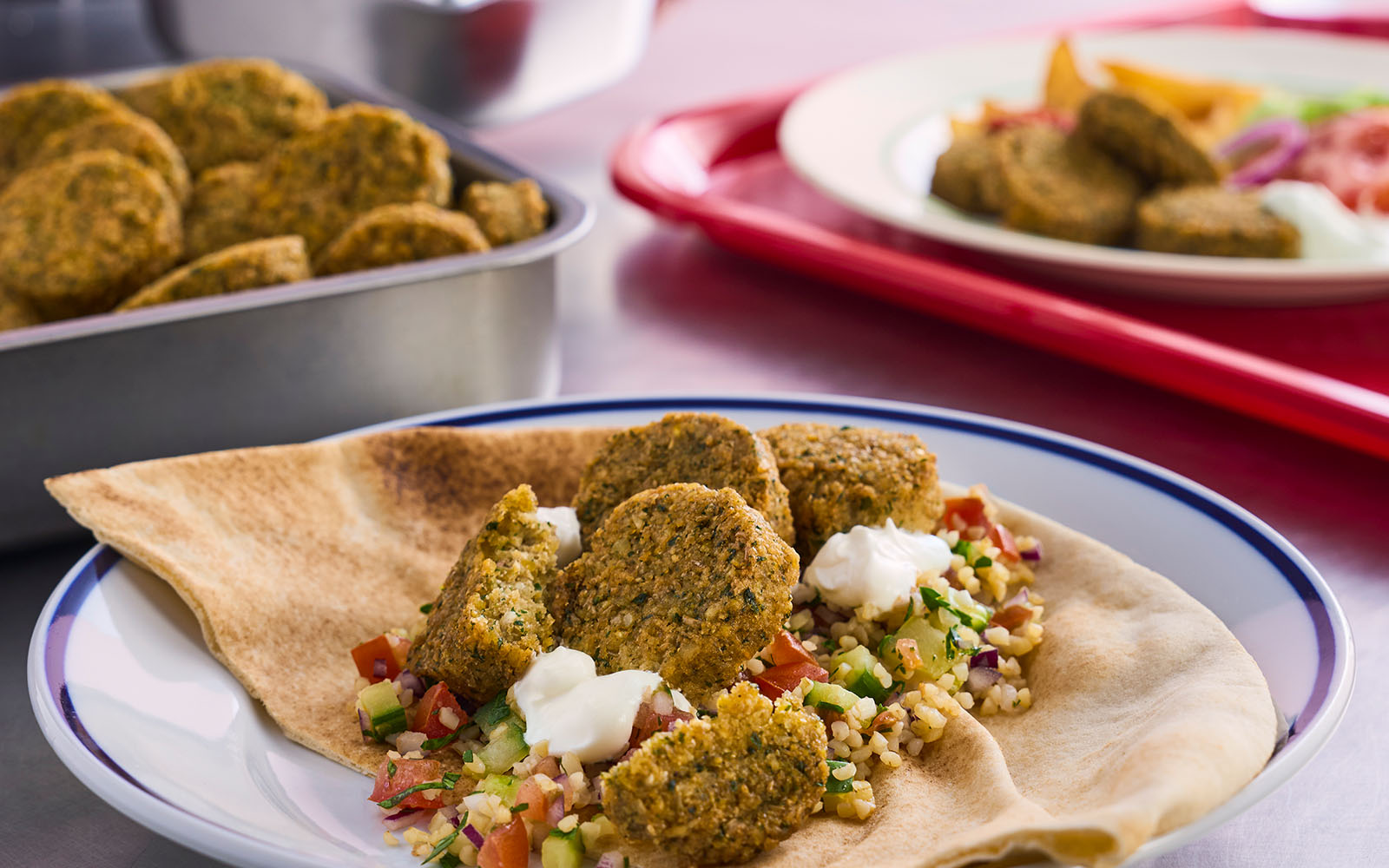 Olika serveringar med Lecora Falafel Gul Ärta Eko.